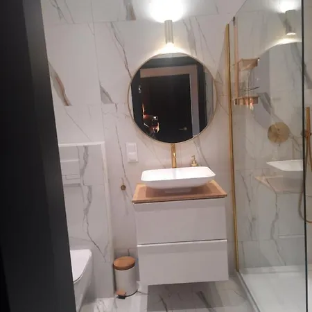 Hanza Tower By Sunny *