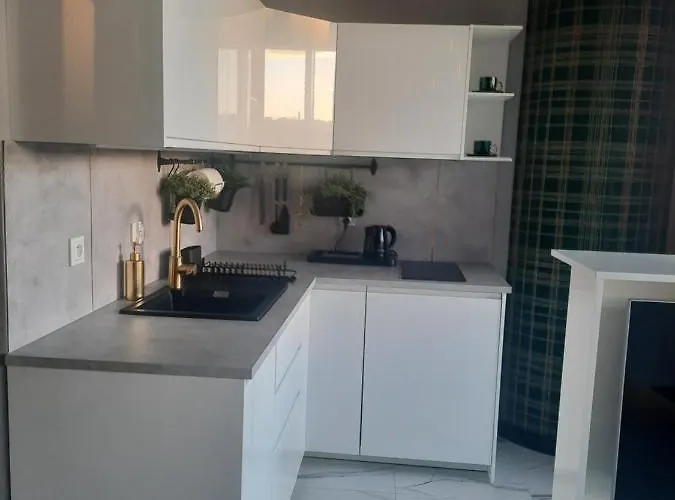 Hanza Tower By Sunny *